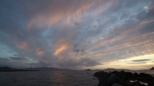 海滨城市图尔古特里斯和壮观的日落 — 图库视频影像