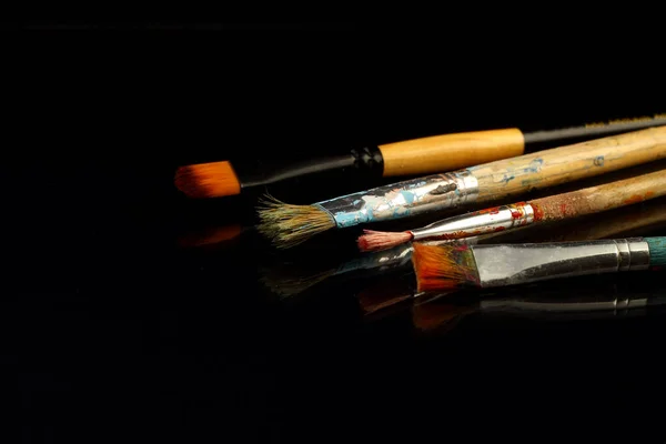 Spazzole Artistiche Vicino Pitture Acquerello Sullo Sfondo Sfondo Con Pennelli — Foto Stock