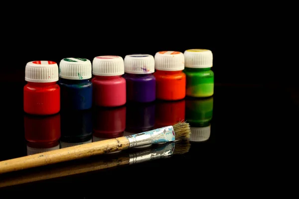 Spazzole Artistiche Vicino Pitture Acquerello Sullo Sfondo Sfondo Con Pennelli — Foto Stock