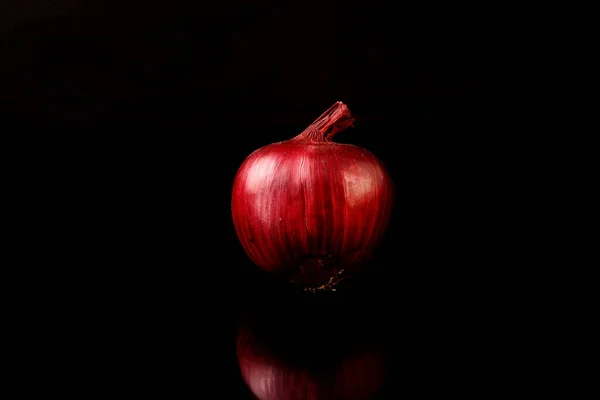 Rote Zwiebel Isoliert Auf Schwarzem Hintergrund Gesunde Ernährung — Stockfoto