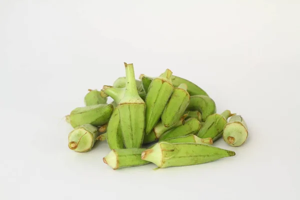 Vers Jong Okra Lieveheersbeestje Geïsoleerd Witte Achtergrond — Stockfoto