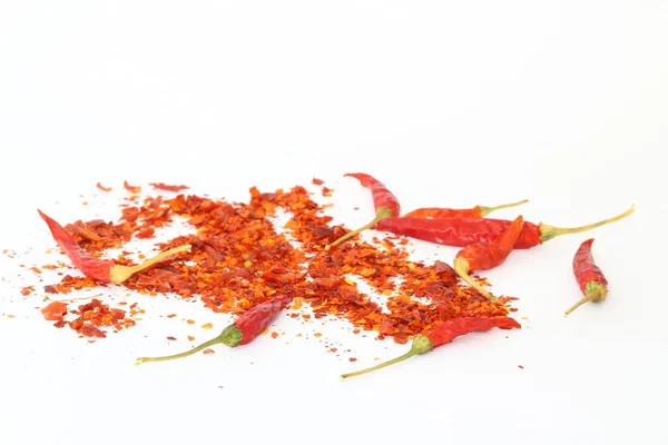 Rode Gedroogde Geplette Hete Chili Pepers Chili Vlokken Poeder Geïsoleerd — Stockfoto