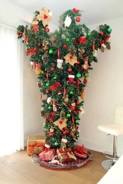 Ανάποδο Χριστουγεννιάτικο Δέντρο — Φωτογραφία Αρχείου
