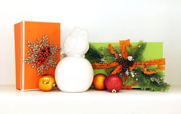 Visning Julklappar Inslagna Orange Och Grön — Stockfoto