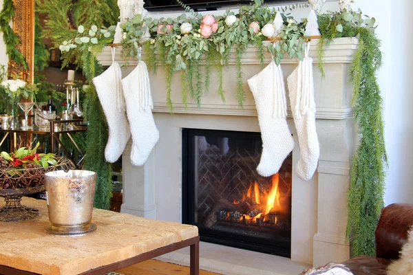 Knitted White Christmas Stockings Hanging Fireplace Mantle — Stock Photo, Image