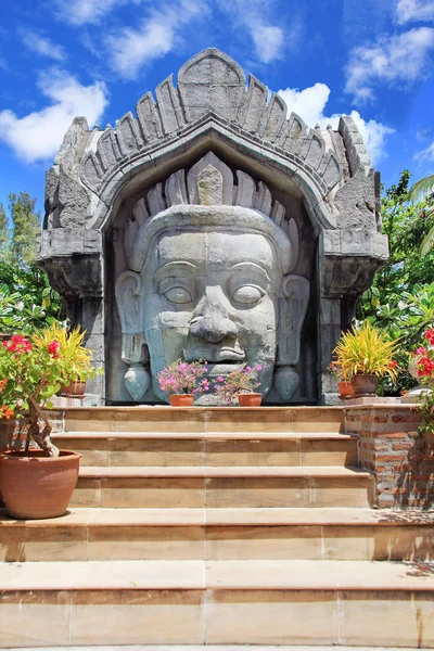 Große Buddha Statue Draußen — Stockfoto
