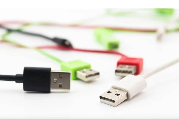 Conector Usb Con Cable Difuso Aislado Sobre Fondo Blanco — Foto de Stock