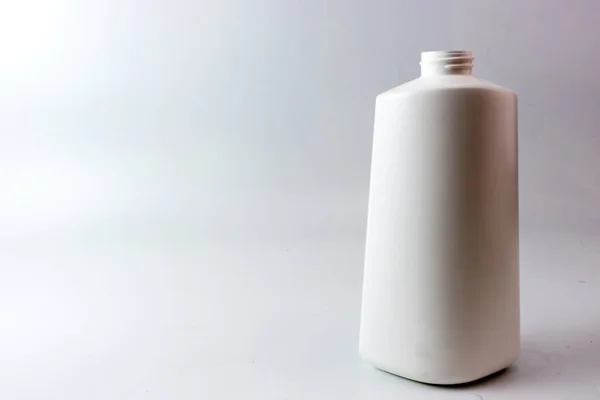 Frasco Plástico Branco Com Espiral Boca Superior Com Esquerda Luz — Fotografia de Stock