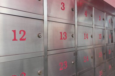 Paslanmaz çelik depolama dolap soyunma kırmızı numarası ile