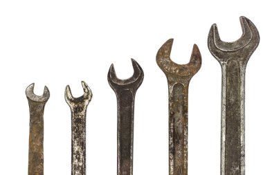 Eski paslı flamalar beyaz arka planda izole edilmiş. İngiliz anahtarı kapat.