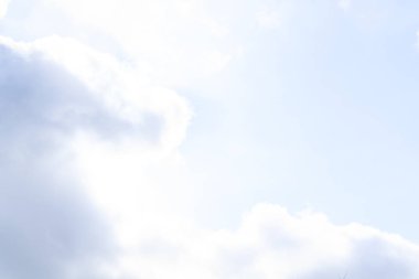 Beyaz bulutlu mavi gökyüzü, doğa arkaplan