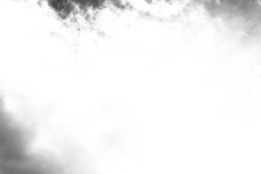 Beyaz bulutların üzerinde karanlık bir gökyüzü, tek renkli