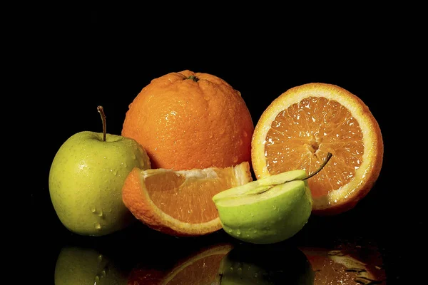 Frisches Obst Auf Schwarzem Hintergrund Gesunde Ernährung Ernährung — Stockfoto