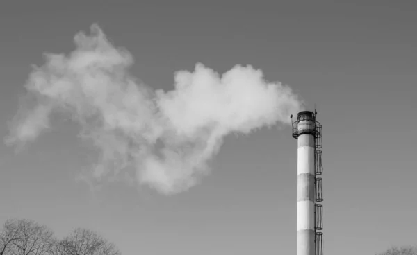 Tubos Partir Dos Quais Fumaça Poluição Ambiental Ecologia Fundo — Fotografia de Stock