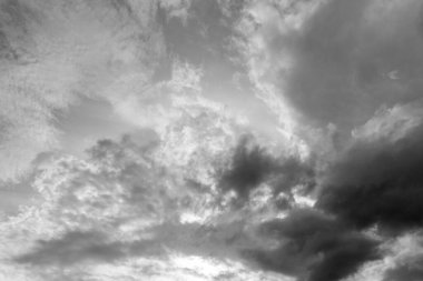 Siyah ve beyaz fırtına dramatik bulut arkaplan dokusu