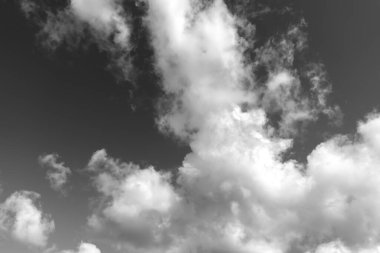 Yağmurdan önceki gökyüzü, bulutlu dramatik gökyüzü, kara bulutlar arka plan