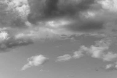 Yağmurdan önceki gökyüzü, bulutlu dramatik gökyüzü, kara bulutlar arka plan