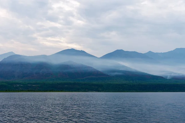 Hermoso Paisaje Verano Montaña Por Tarde Lago Baikal —  Fotos de Stock