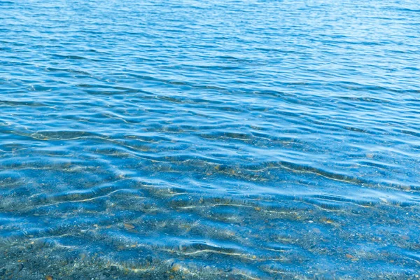 Mar Superfície Água Azul Com Ondas Perto Costa Textura Fundo — Fotografia de Stock