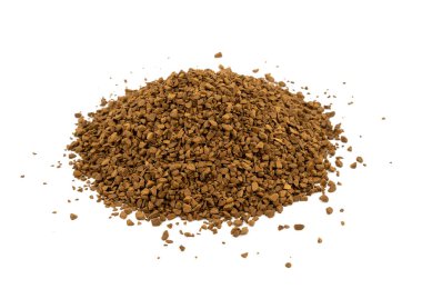 Beyaz arka planda kahverengi granüllü kahve.