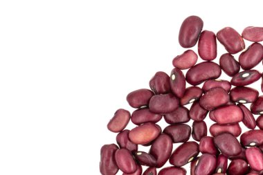 Beyaz zemin üzerinde kırmızı fasulyeler izole