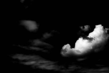 Siyah ve beyaz fırtına dramatik bulut arkaplan dokusu