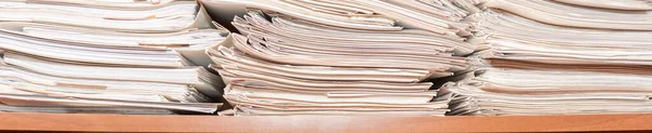 Oude Papieren Documenten Opgestapeld Het Archief Documenten Planken Van Archiefkamer — Stockfoto