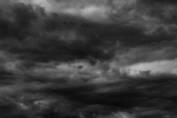 Nuvens Tempestade Preto Branco Antes Chuva Céu Dramático — Fotografia de Stock