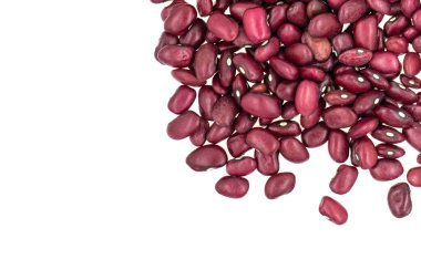 Beyaz zemin üzerinde kırmızı fasulyeler izole