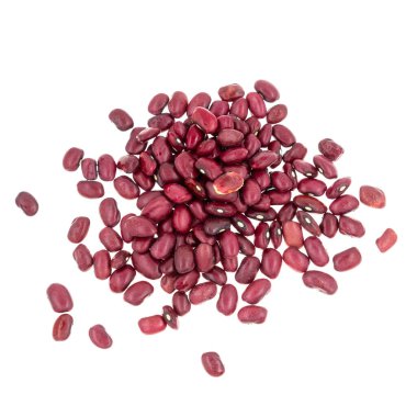 Beyaz zemin üzerinde kırmızı fasulyeler izole