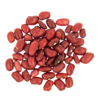 Beyaz zemin üzerinde kırmızı fasulyeler izole