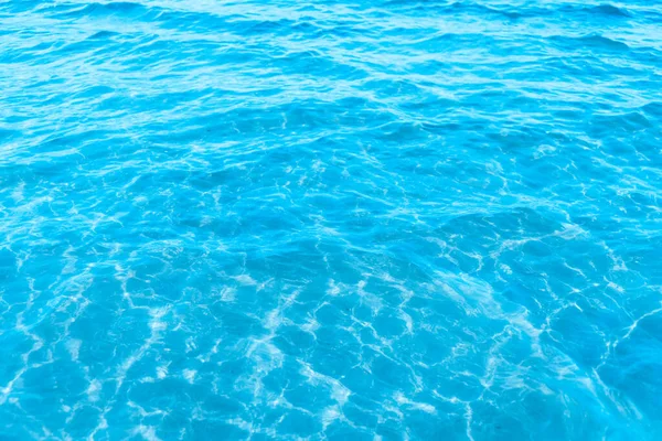Блакитна Прозора Морська Вода Біля Тла Пляжної Текстури Чиста Поверхня — стокове фото