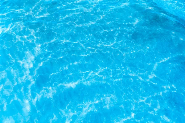 Blaues Transparentes Meerwasser Strandnähe Klare Wasseroberfläche Mit Leichten Wellen Und — Stockfoto