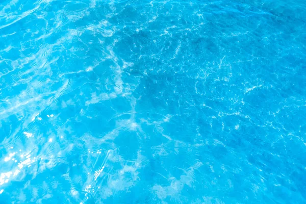 Blaues Transparentes Meerwasser Strandnähe Klare Wasseroberfläche Mit Leichten Wellen Und — Stockfoto