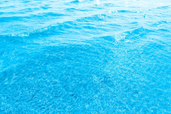 Eau Mer Transparente Bleue Près Fond Texture Plage Surface Eau — Photo