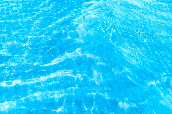 Blaues Transparentes Meerwasser Strandnähe Klare Wasseroberfläche Mit Leichten Wellen Und — Stockfoto