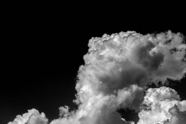 Yağmurdan önceki gökyüzü, bulutlu dramatik gökyüzü, kara bulutlar arka plan