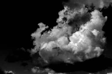 Yağmurdan önceki gökyüzü, bulutlu dramatik gökyüzü, kara bulutlar arka plan