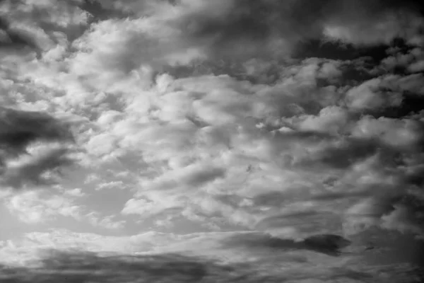 Der Himmel Vor Dem Regen Der Bewölkte Dramatische Himmel Dunkle — Stockfoto