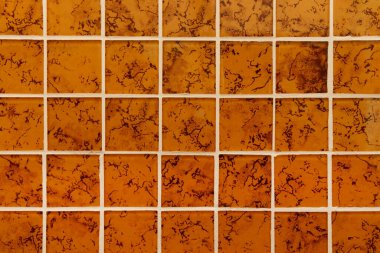 Sarı duvarlı mozaik arka plan dokusu. banyo içi