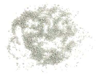 Gri küçük kayaların zemin dokusu izole edilmiş beyaz arkaplan. Siyah küçük yol taşı. Taş çakıl taşları, dikişsiz doku. Ezilmiş granit çakılların koyu arkaplanı, yakın plan. yığılan kil