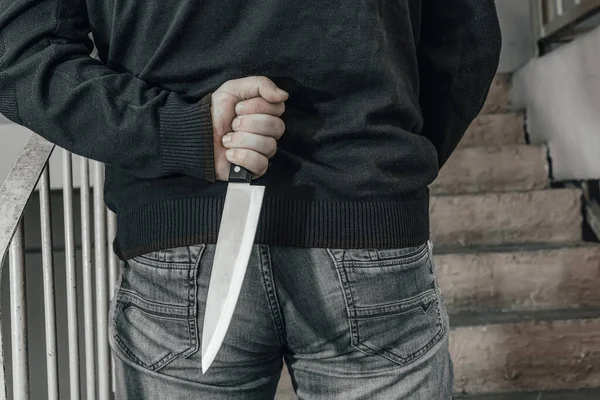 Man Knife Landing Killer Hides Covers Knife Attack Topics Violence — Stock Photo, Image