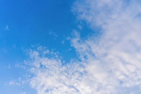 Lindas Nuvens Cirrus Céu Azul Nuvens Fofas Durante Dia Textura — Fotografia de Stock
