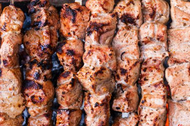 Domuz etli şiş kebap.