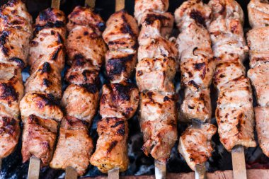 Domuz etli şiş kebap.