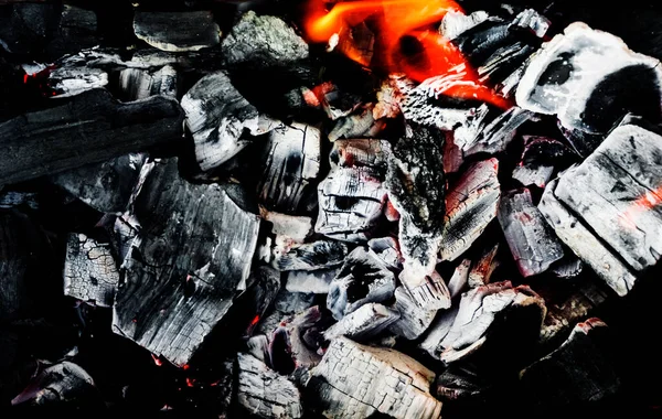 Braci Ardenti Fuoco Carboni Vivi Carbone Ardente Sullo Sfondo Primo — Foto Stock