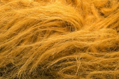 Gökyüzündeki bulutlar siyah ve beyaz bulutlar gökyüzünde siyah ve beyaz. Siyah arkaplanda bulutlar