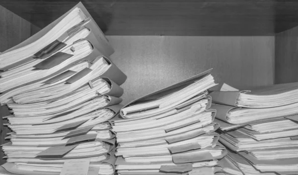 Documentos Papel Empilhados Arquivo Documentos Nas Prateleiras Sala Arquivo Prateleiras — Fotografia de Stock