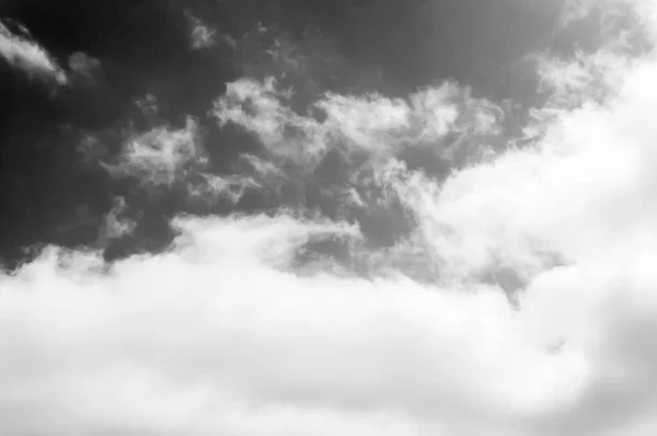 Chmury Niebie Czarno Białe Chmury Niebie Czarno Białe Chmury Czarnym — Zdjęcie stockowe