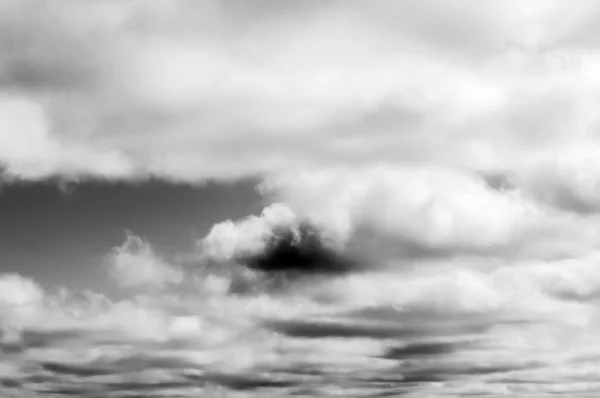 Nubes Cielo Nubes Blancas Negras Cielo Blanco Negro Ruidos Sobre —  Fotos de Stock